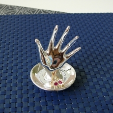 Stojánek na šperky Ruka s miskou, 8 cm - 4